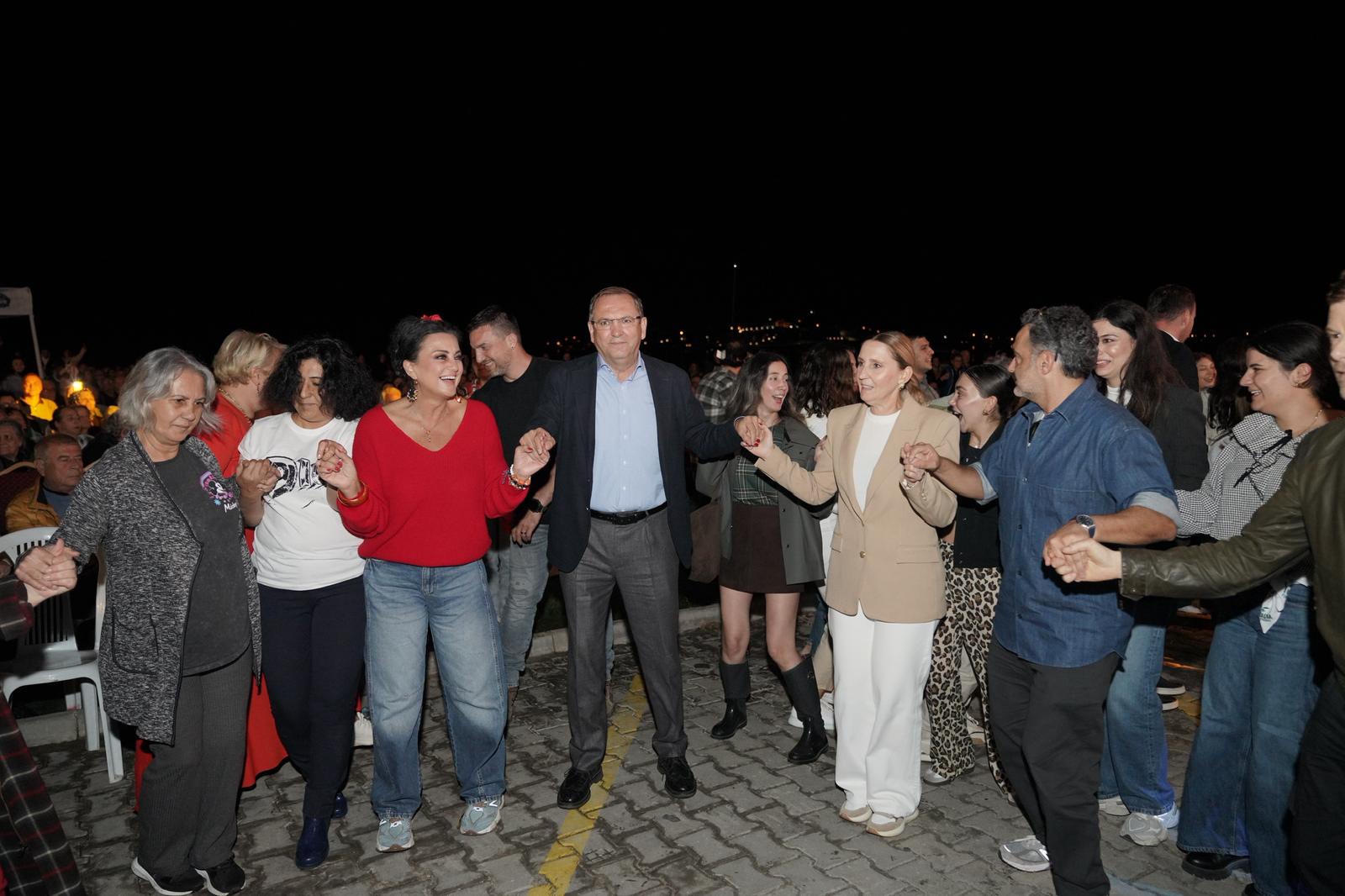 49 AYVALIK’TAN DOPDOLU PROGRAMIYLA BİR FESTİVAL DAHA GEÇTİ