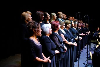 6-3-345x230 ALTIEYLÜL’DE YEŞİLÇAM EZGİLERİYLE NOSTALJİ DOLU BİR GECE