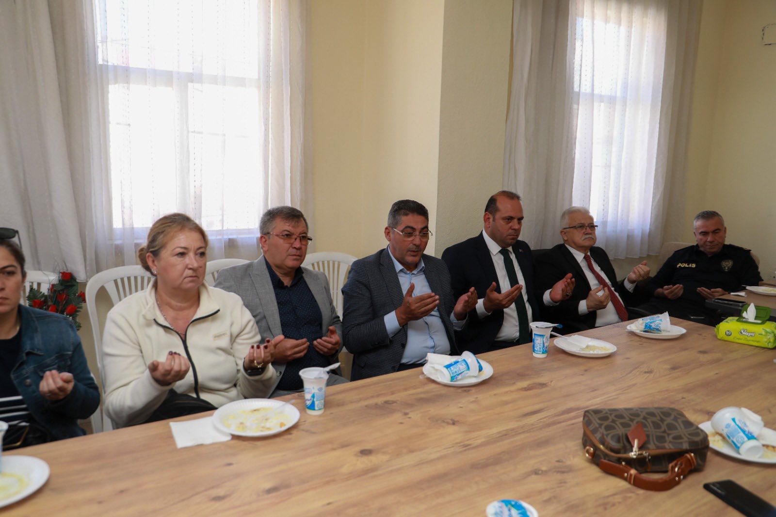 6-4 T.C. BURHANİYE MUHTARLAR DERNEĞİ AÇILDI