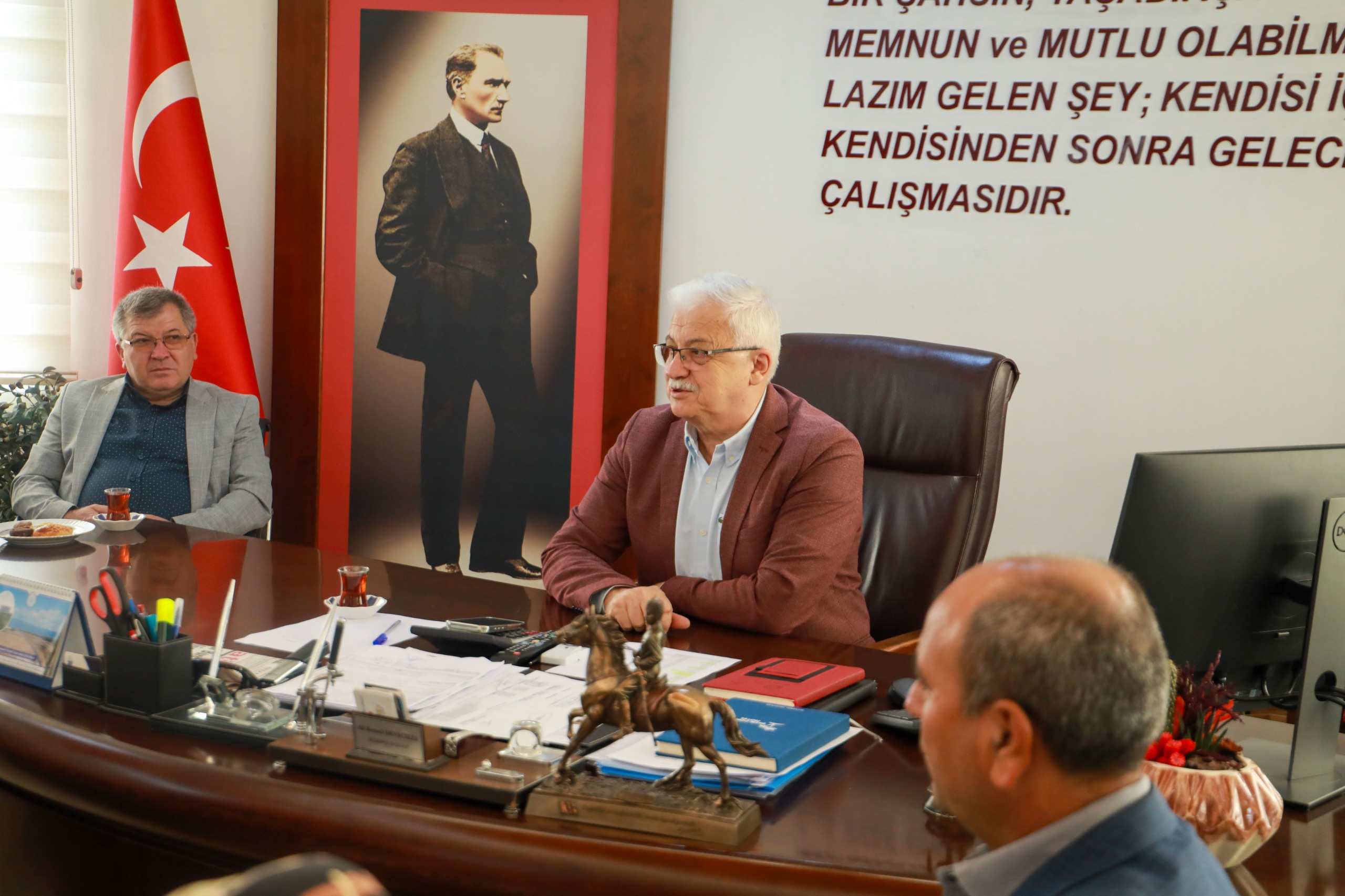 7-2 MUHTARLAR BURHANİYE BELEDİYESİNDE BİR ARAYA GELDİ