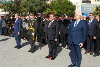 7-4-345x230 29 EKİM CUMHURİYET BAYRAMI ÇELENK TÖRENİ YAPILDI