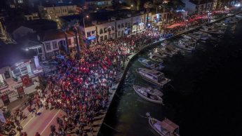 Ayvalikta-Cumhuriyetin-102.-Yili-Coskusu-4-345x194 Ayvalık’ta Cumhuriyet’in 102. Yılı Coşkusu!