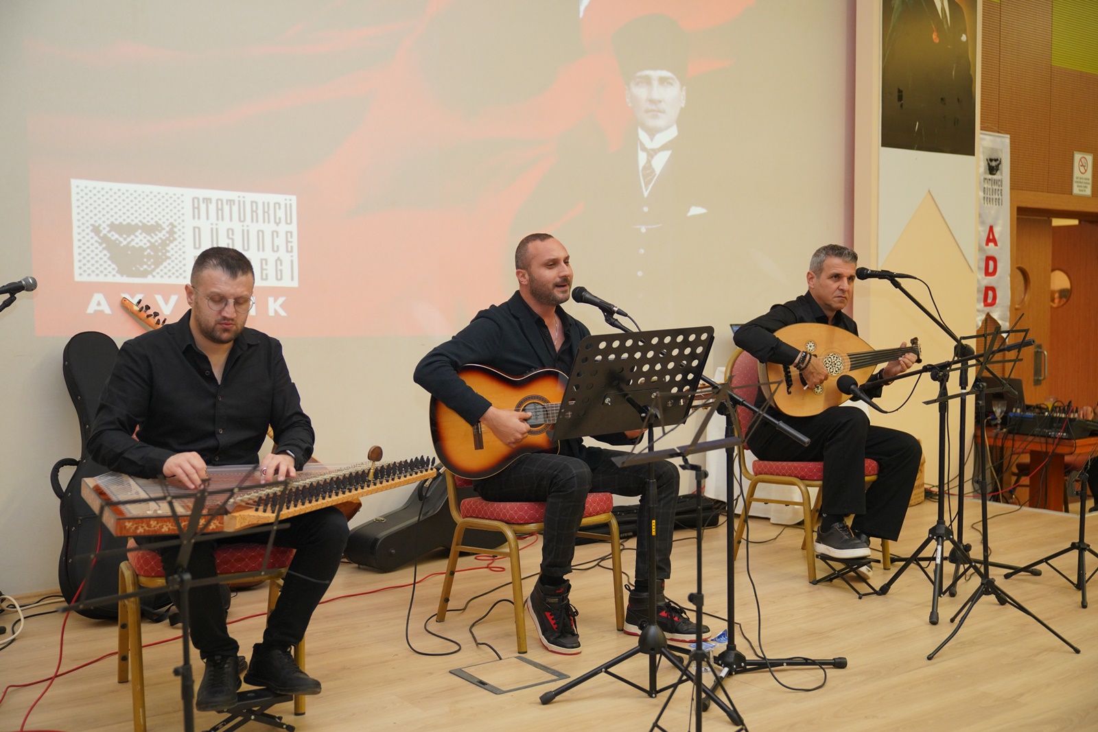 Cumhuriyetin-102.-yili-kapsaminda-Ayvalik-Ataturkcu-Dusunce-Derneginin-ev-sahipliginde-duzenlenen-bulusma-6 Cumhuriyet'in 102. yılı kapsamında, Ayvalık Atatürkçü Düşünce Derneği'nin ev sahipliğinde düzenlenen buluşma