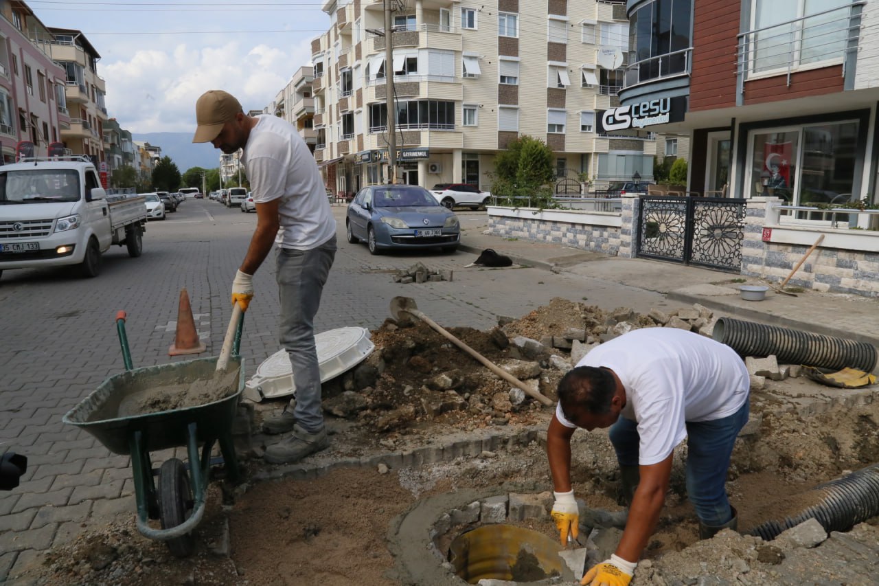 Edremit-4 Edremit Belediyesi’nde altyapı çalışmaları devam ediyor