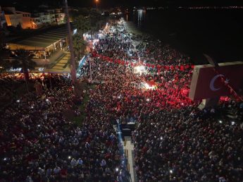 IMG_3175-345x258  Cumhuriyet’in 102. Yıldönümü Edremit’te coşkuyla kutlandı