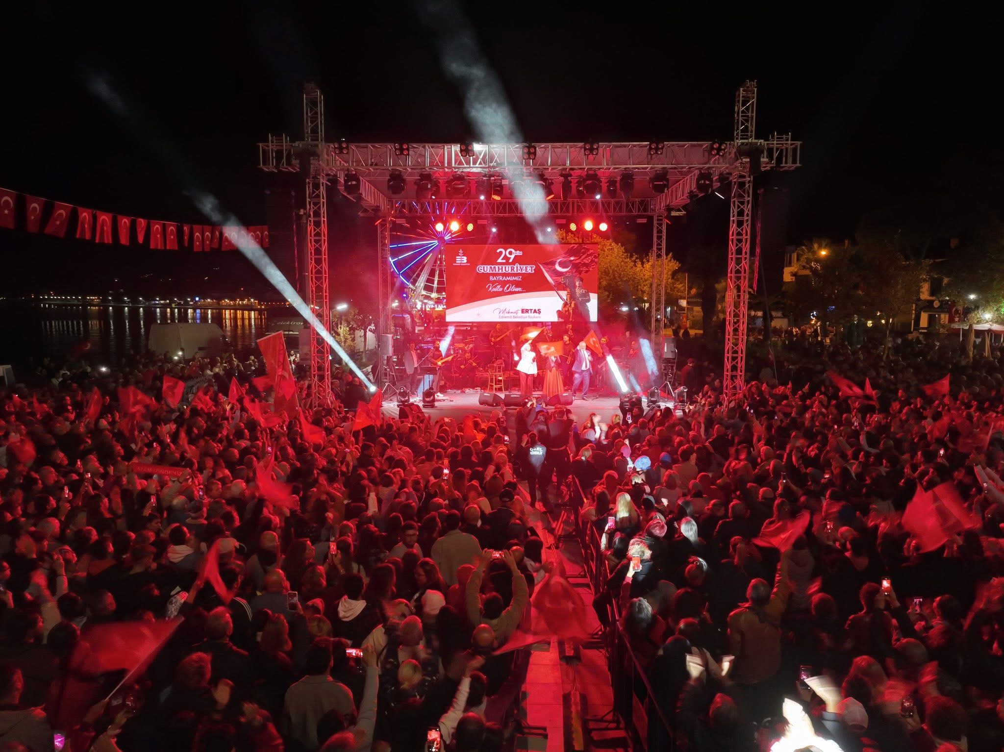 IMG_3182  Cumhuriyet’in 102. Yıldönümü Edremit’te coşkuyla kutlandı