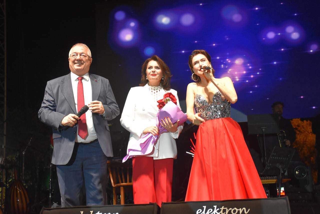  Cumhuriyet’in 102. Yıldönümü Edremit’te coşkuyla kutlandı