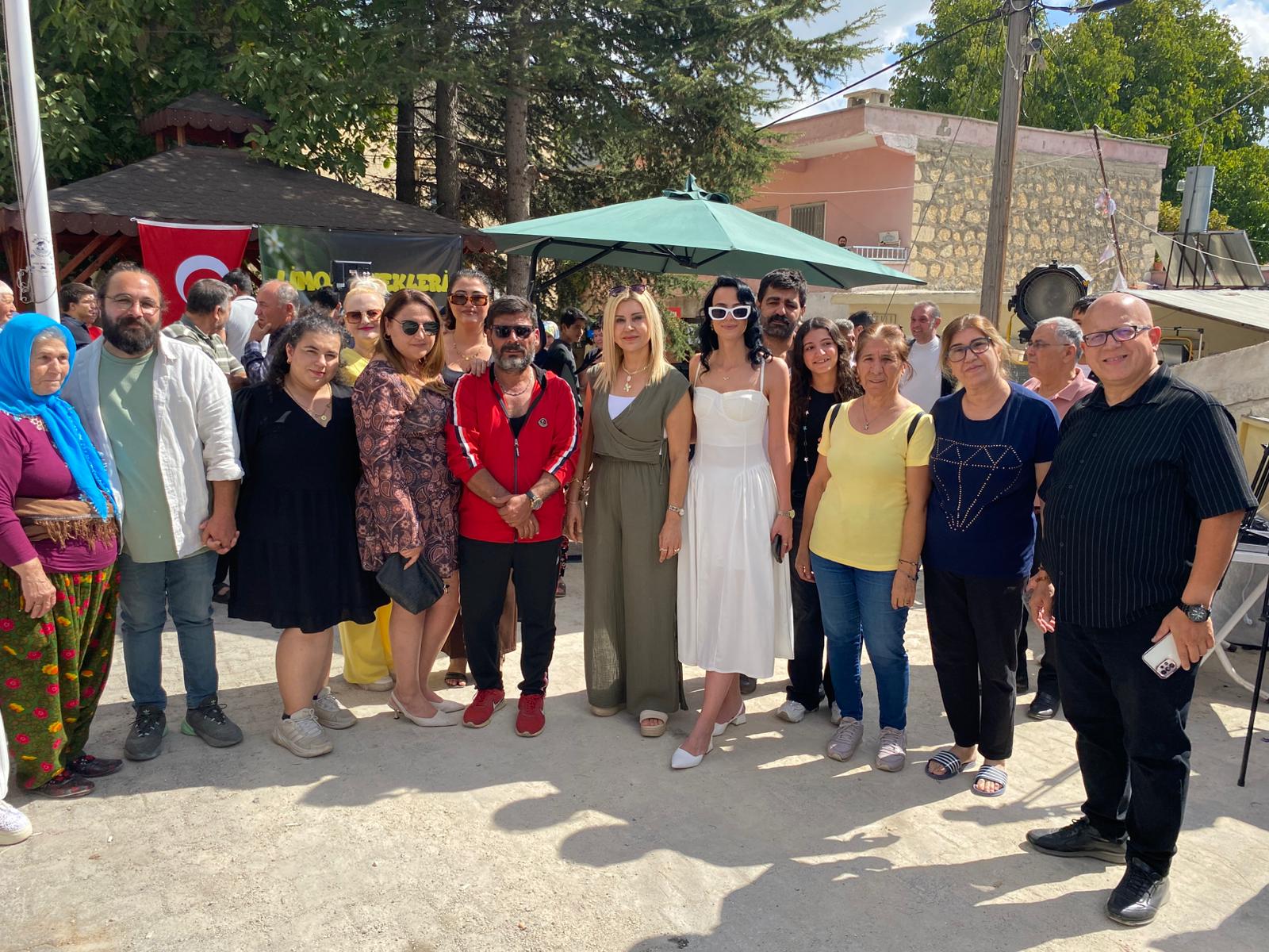 LIMON-CICEKLERI-24 ZİYARETÇİLER FİLM TADINDA BİR GÜN YAŞADI