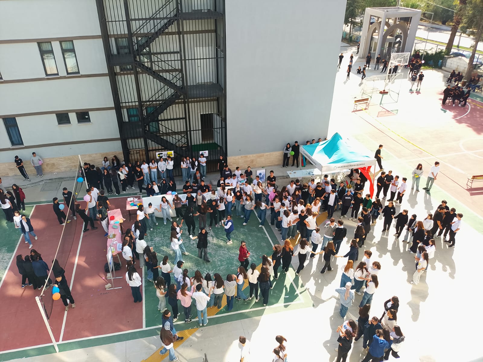 Sehit-Mustafa-Serin-Fen-Lisesi-Foto-5 Şehit Mustafa Serin Fen Lisesi'nden Uluslararası Açılım: Erasmusdays rüzgarı esti