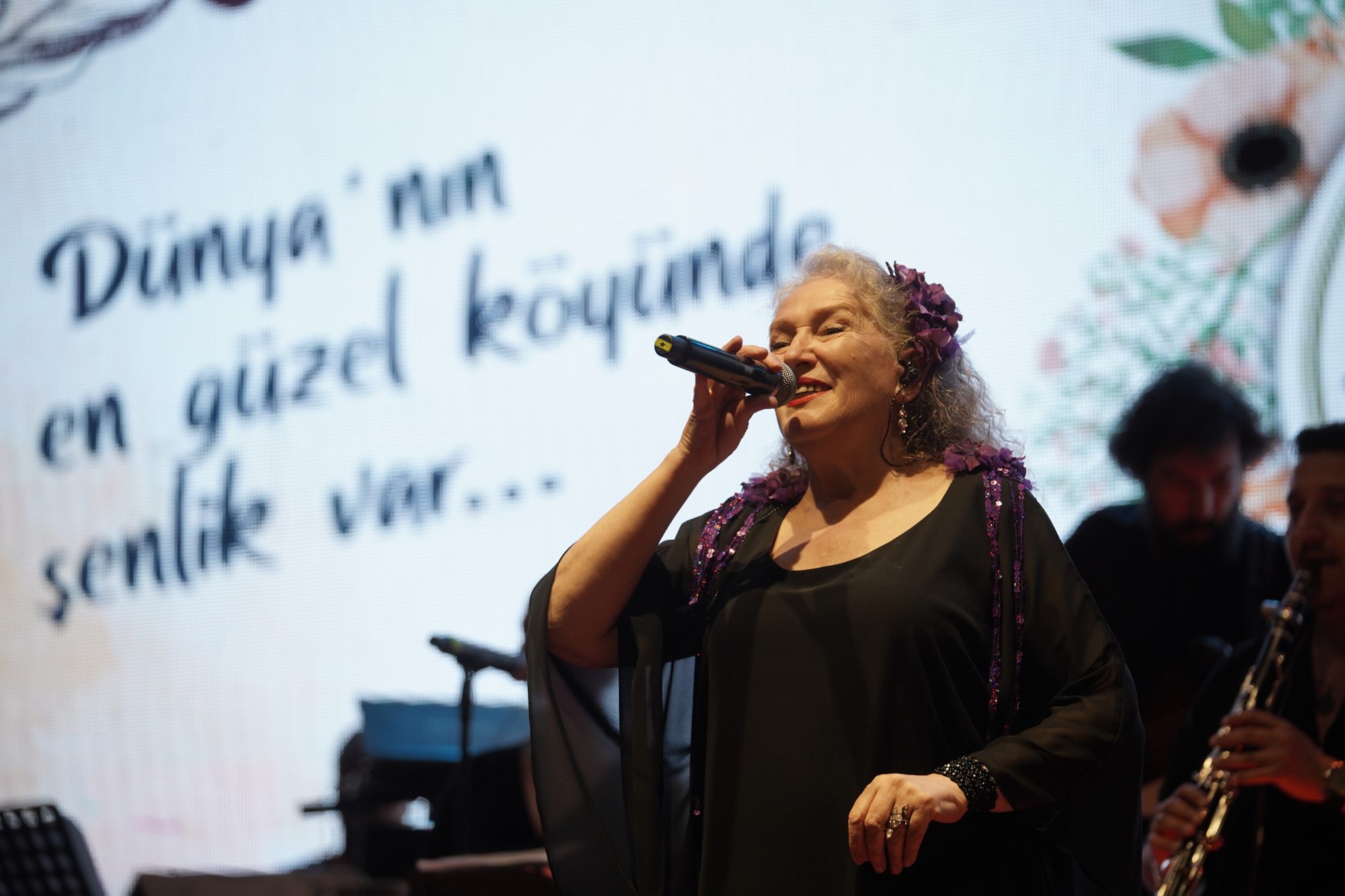 Suzan-Kardes ZEYTİN HASADI, KONSERLER, ZEYTİN VE ZEYTİNYAĞI PAZARI, SÖYLEŞİLER, PANELLER, WORSHOPLAR İLE DOPDOLU BİR FESTİVAL…