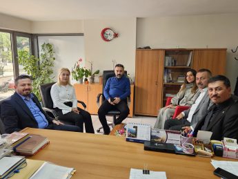 WhatsApp-Image-2025-10-22-at-08.28.00-1-345x259 “AK Parti İl Başkanı Mehmet Aydemir Edremit’i de gönülleri de fethetti”