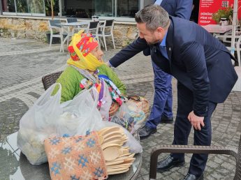 WhatsApp-Image-2025-10-22-at-08.28.00-14-345x258 “AK Parti İl Başkanı Mehmet Aydemir Edremit’i de gönülleri de fethetti”