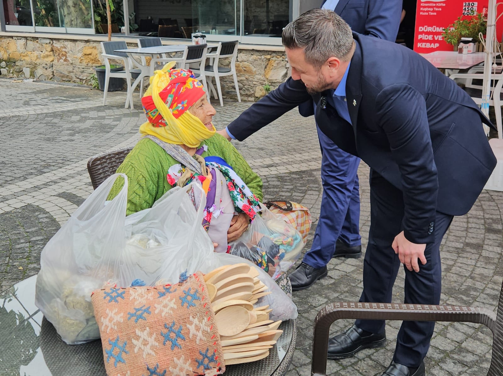 WhatsApp-Image-2025-10-22-at-08.28.00-14 “AK Parti İl Başkanı Mehmet Aydemir Edremit’i de gönülleri de fethetti”