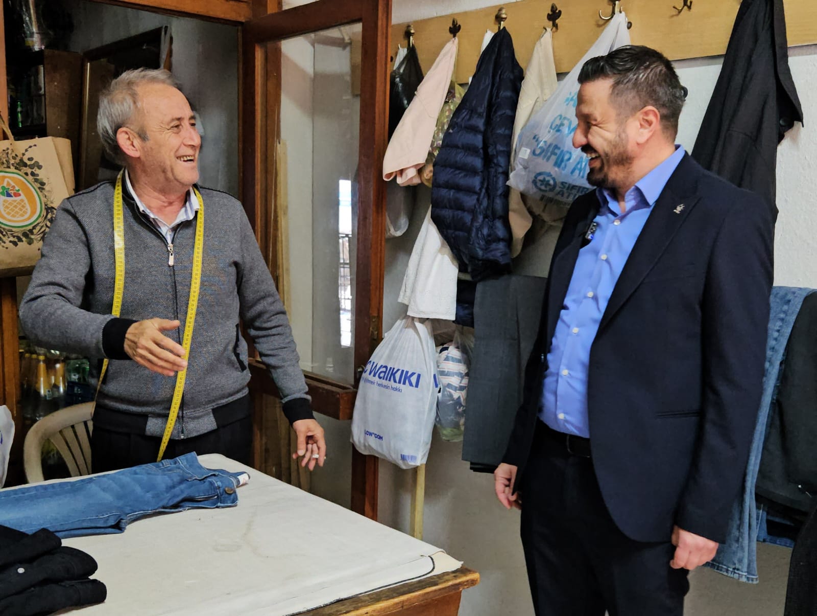 WhatsApp-Image-2025-10-22-at-08.28.00-15 “AK Parti İl Başkanı Mehmet Aydemir Edremit’i de gönülleri de fethetti”