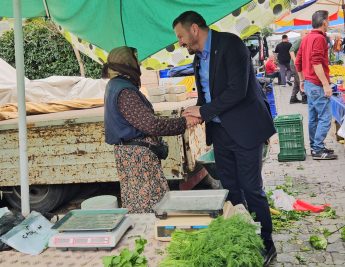 WhatsApp-Image-2025-10-22-at-08.28.00-9-345x267 “AK Parti İl Başkanı Mehmet Aydemir Edremit’i de gönülleri de fethetti”