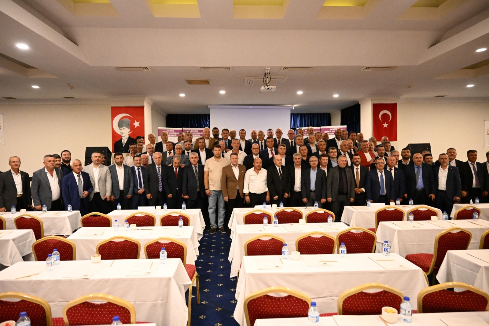 WhatsApp-Image-2025-10-27-at-11.08.28-1 ERDEM: 'TÜRK ESNAFI BU ÜLKENİN VİCDANIDIR'