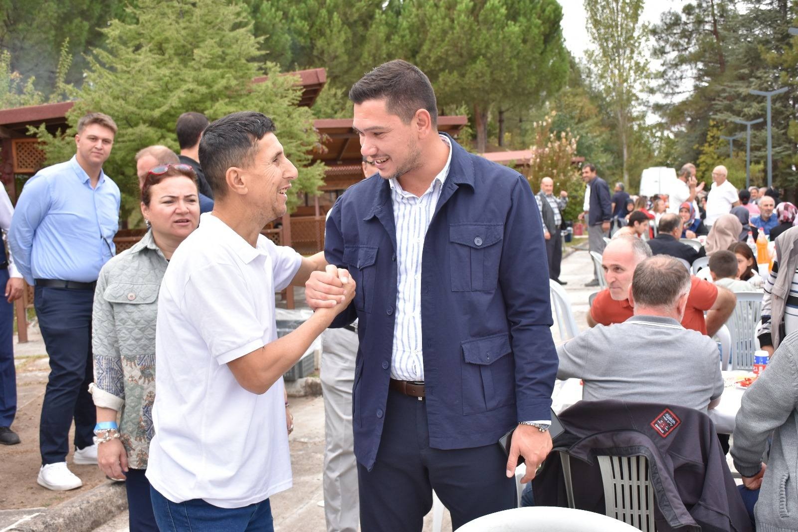 blk-4 AK PARTİ ALTIEYLÜL’DEN YAZA VEDA PİKNİĞİ