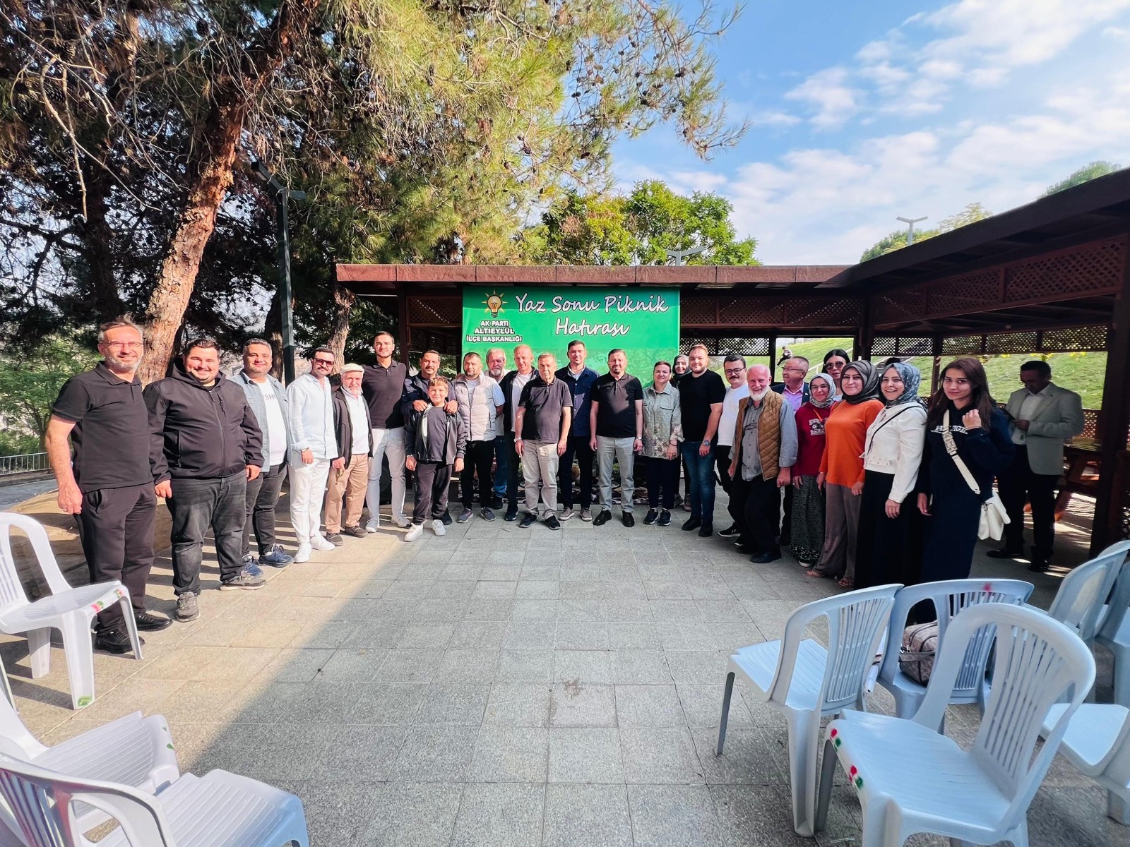 blk-6 AK PARTİ ALTIEYLÜL’DEN YAZA VEDA PİKNİĞİ