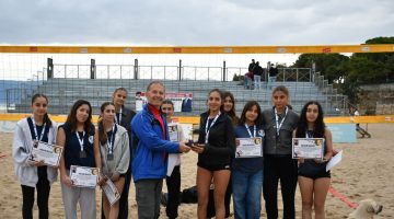 BÜYÜKŞEHIR BELEDIYESI, DÜNYA KIZ ÇOCUKLARI GÜNÜNDE KIZ ÇOCUKLARINA VOLEYBOL HEYECANI YAŞATTI