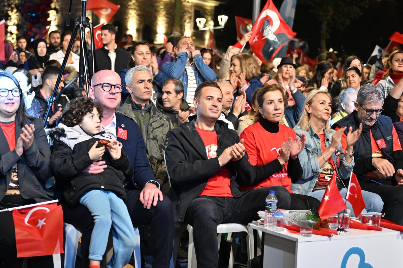 kuvayimilliyenin_sehrinde_cumhuriyet_coskusu__11 KUVAYI MİLLİYE’NİN ŞEHRİNDE CUMHURİYET COŞKUSU  AKIN, “CUMHURİYET KİMSESİZLERİN KİMSESİDİR”