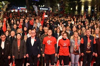 kuvayimilliyenin_sehrinde_cumhuriyet_coskusu__5-345x230 KUVAYI MİLLİYE’NİN ŞEHRİNDE CUMHURİYET COŞKUSU  AKIN, “CUMHURİYET KİMSESİZLERİN KİMSESİDİR”