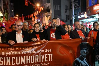 kuvayimilliyenin_sehrinde_cumhuriyet_coskusu__7-345x230 KUVAYI MİLLİYE’NİN ŞEHRİNDE CUMHURİYET COŞKUSU  AKIN, “CUMHURİYET KİMSESİZLERİN KİMSESİDİR”