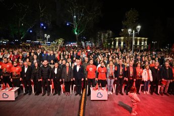 kuvayimilliyenin_sehrinde_cumhuriyet_coskusu__8-345x230 KUVAYI MİLLİYE’NİN ŞEHRİNDE CUMHURİYET COŞKUSU  AKIN, “CUMHURİYET KİMSESİZLERİN KİMSESİDİR”