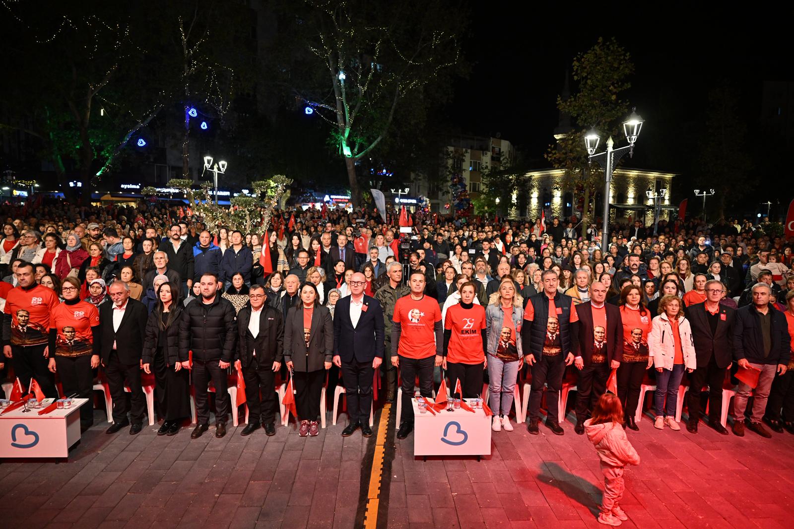 kuvayimilliyenin_sehrinde_cumhuriyet_coskusu__8 KUVAYI MİLLİYE’NİN ŞEHRİNDE CUMHURİYET COŞKUSU  AKIN, “CUMHURİYET KİMSESİZLERİN KİMSESİDİR”