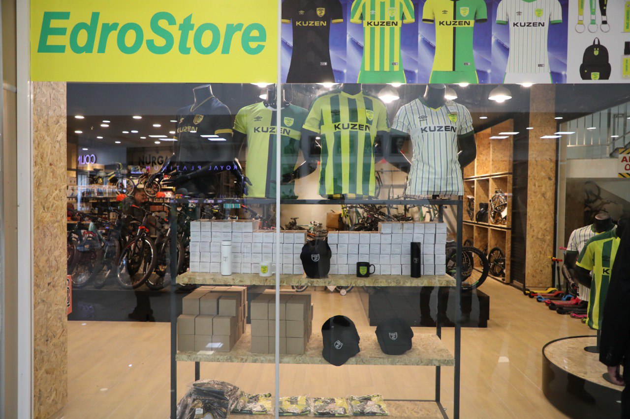 photo_2025-10-10_12-50-17 Edremitspor Taraftar Mağazası “EdroStore” hizmete açıldı