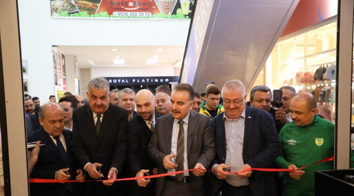 Edremitspor Taraftar Mağazası “EdroStore” hizmete açıldı