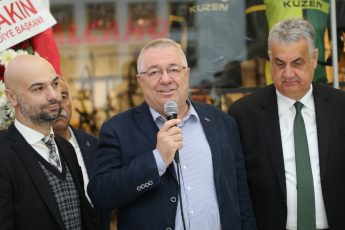 photo_2025-10-10_12-54-48-345x230 Edremitspor Taraftar Mağazası “EdroStore” hizmete açıldı