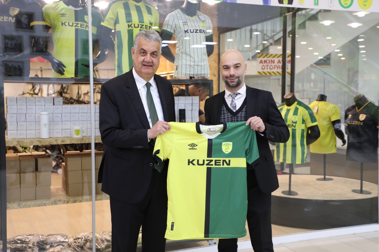 photo_2025-10-10_12-54-58 Edremitspor Taraftar Mağazası “EdroStore” hizmete açıldı