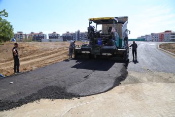 photo_2025-10-13_14-24-05-345x230 EDREMİT'TE YENİ KÖPRÜNÜN ÇEVRE DÜZENLEMESİ TAMAMLANIYOR