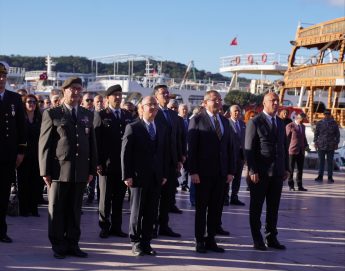 03-345x271 AYVALIK’TA ÖĞRETMENLER GÜNÜ COŞKUYLA KUTLANDI