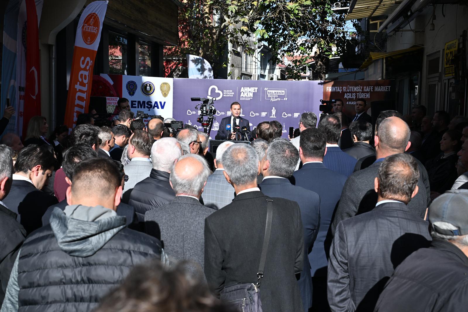 1-8 Akın’dan gönüllere dokunan iki açılış