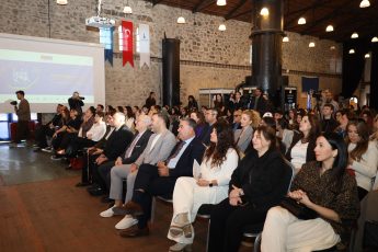 1764061342_8-345x230 EİB Moda Tasarım Yarışması’nda 20. Yıl Coşkusu