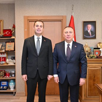 6-1-345x345 AHMET AKIN KUVAYIMİLLİYE RUHUNU ANKARA’YA TAŞIDI: “ŞEHRİMİZİN MENFAATİ HER ŞEYİN ÜZERİNDEDİR.”