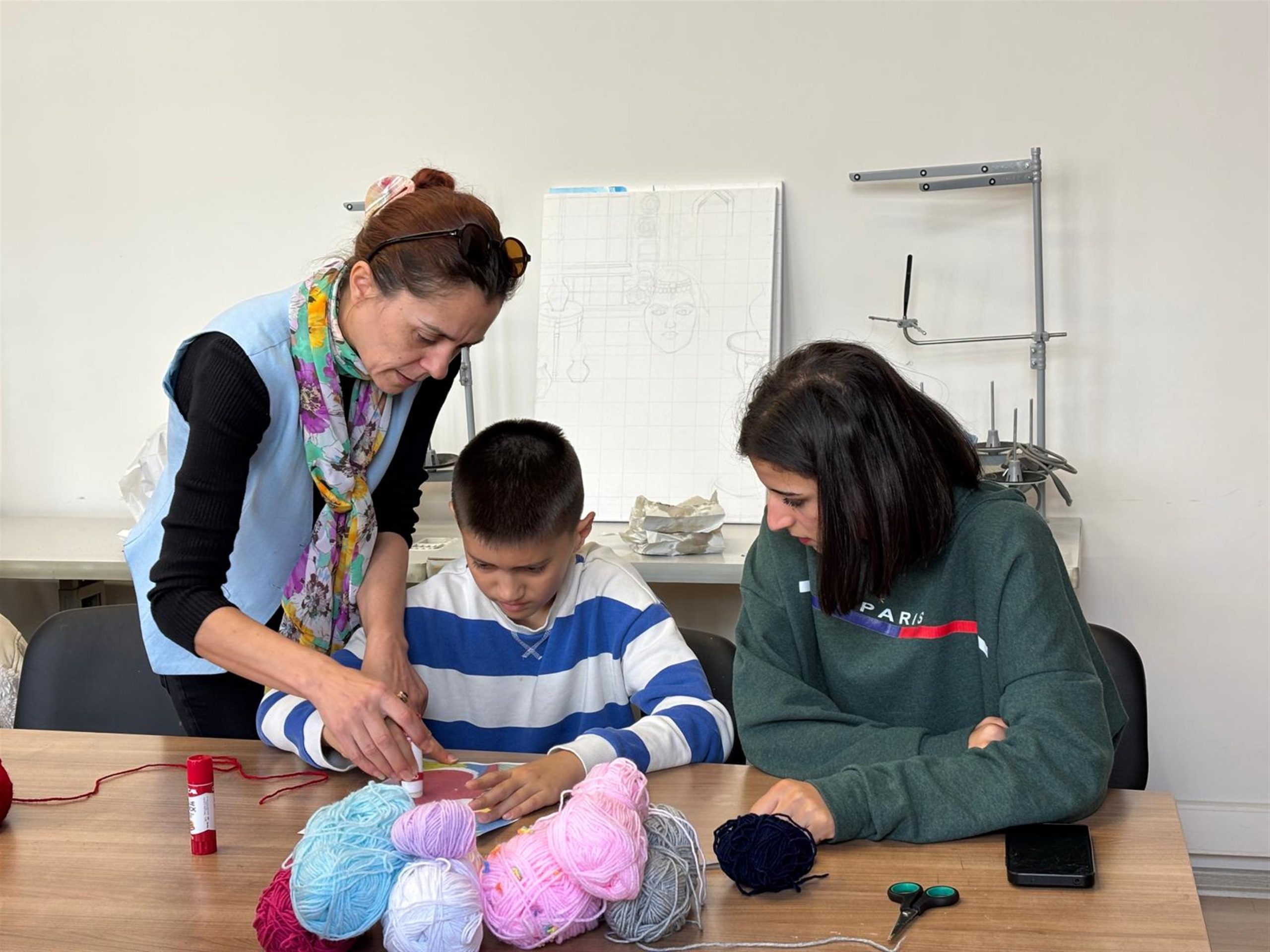 buyuksehir_ozel_gereksinimli_bireyleri_sanat_catisi_altinda_bulusturuyor_4-scaled BÜYÜKŞEHİR ÖZEL GEREKSİNİMLİ BİREYLERİ SANAT ÇATISI ALTINDA BULUŞTURUYOR