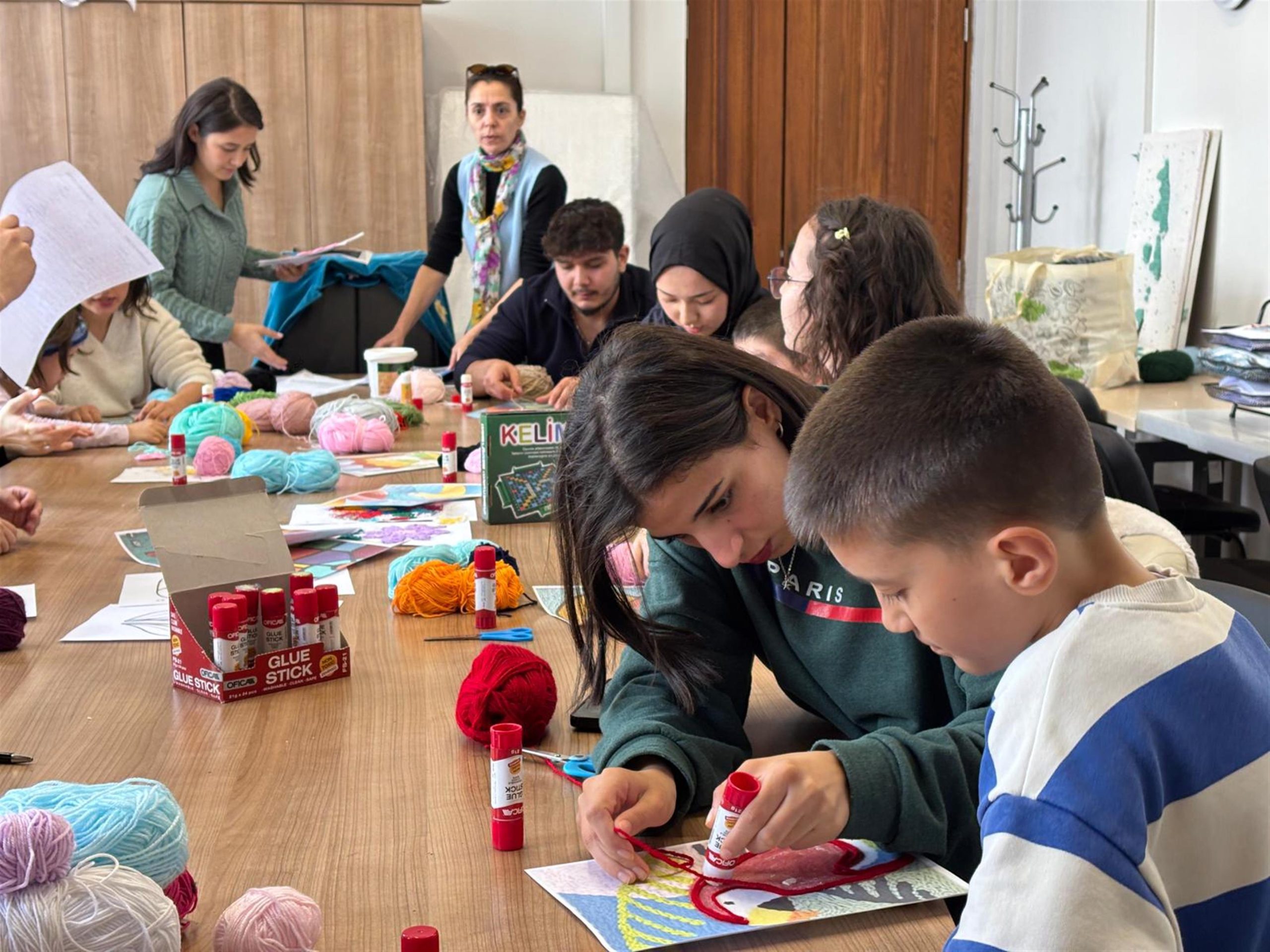 BÜYÜKŞEHİR ÖZEL GEREKSİNİMLİ BİREYLERİ SANAT ÇATISI ALTINDA BULUŞTURUYOR