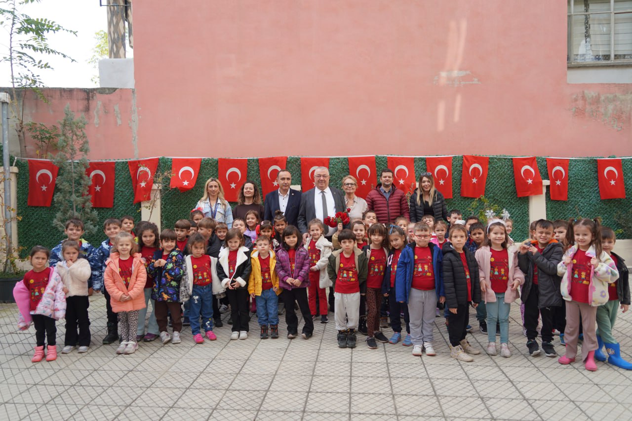 photo_2025-11-06_11-59-25 Edremit Belediyesi Atatürk Kültür Evi’ne ziyaretçi akını