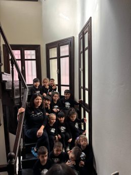 photo_2025-11-06_12-00-38-259x345 Edremit Belediyesi Atatürk Kültür Evi’ne ziyaretçi akını