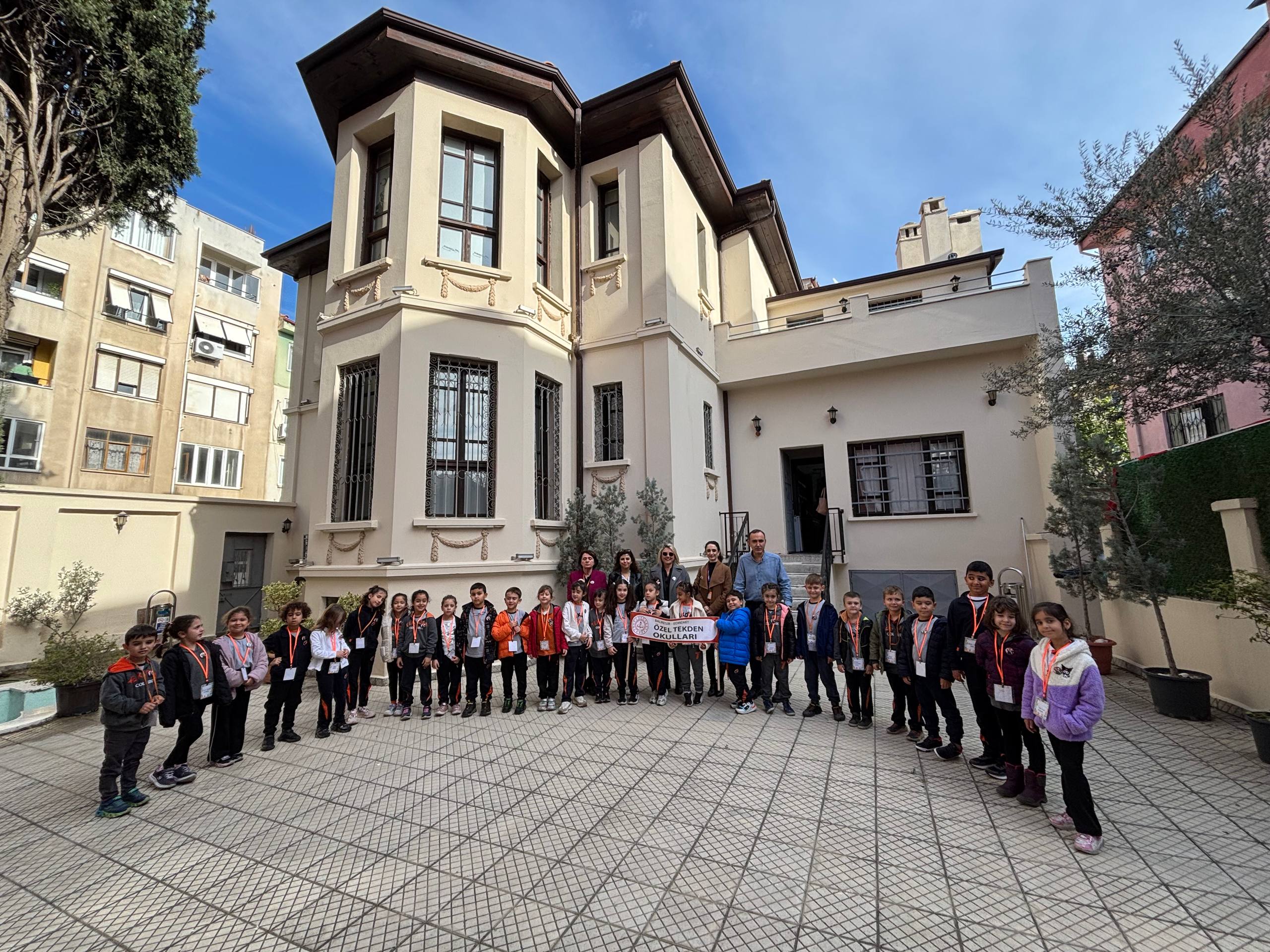 Edremit Belediyesi Atatürk Kültür Evi’ne ziyaretçi akını