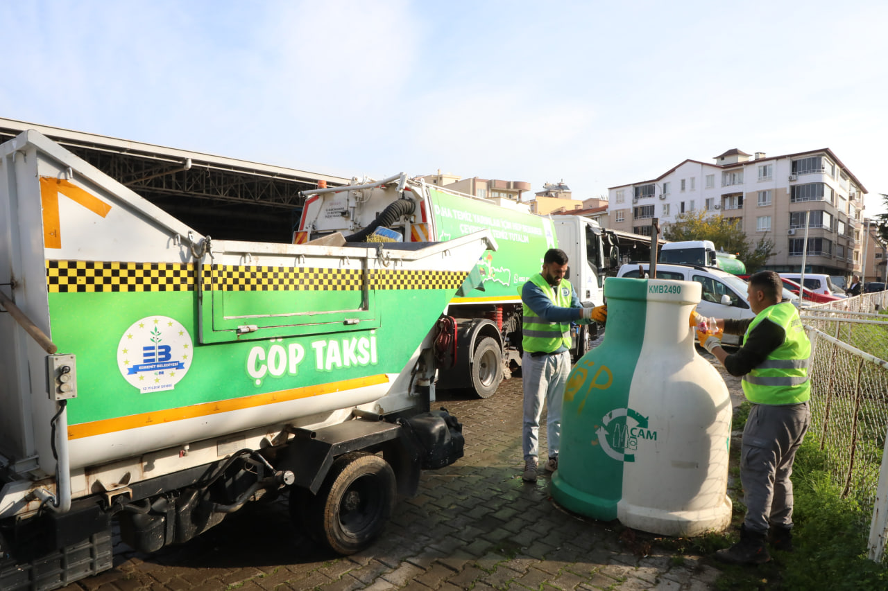 photo_2025-11-25_10-45-55 Edremit’te temizlikte 7/24 kesintisiz hizmet