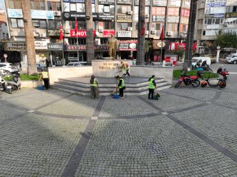 photo_2025-11-25_10-45-56-345x258 Edremit’te temizlikte 7/24 kesintisiz hizmet