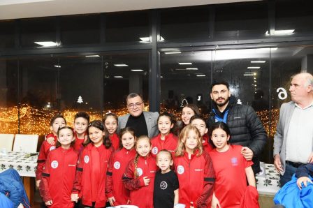 1-1-2-448x298 Altıeylül Spor Okulları Buluştu | Başkan Hakan Şehirli’ye Doğum Günü Sürprizi