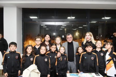 1-2-2-448x298 Altıeylül Spor Okulları Buluştu | Başkan Hakan Şehirli’ye Doğum Günü Sürprizi