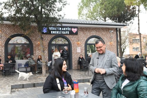 1-4-1-500x333 BAŞKAN ŞEHİRLİ EMEKLİ KAFE’DE VATANDAŞLARLA BULUŞTU