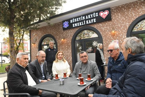1-5-1-500x333 BAŞKAN ŞEHİRLİ EMEKLİ KAFE’DE VATANDAŞLARLA BULUŞTU