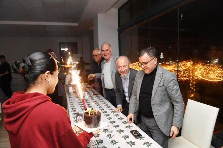 1-7-1-448x298 Altıeylül Spor Okulları Buluştu | Başkan Hakan Şehirli’ye Doğum Günü Sürprizi