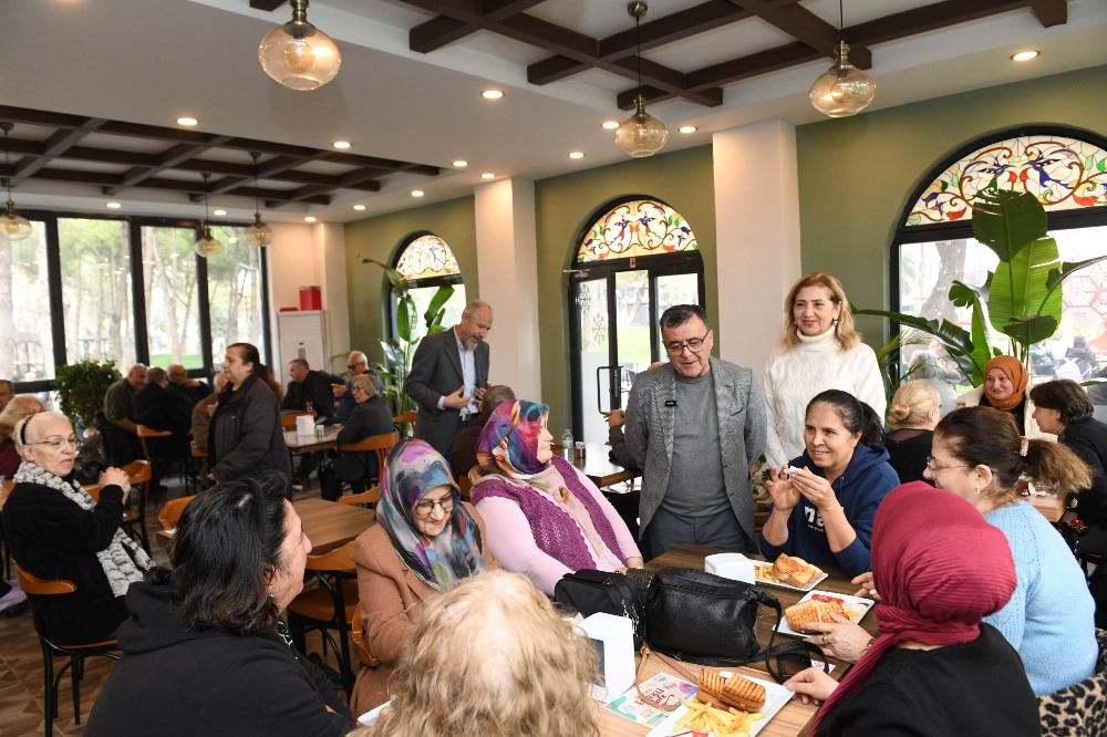 1-7 BAŞKAN ŞEHİRLİ EMEKLİ KAFE’DE VATANDAŞLARLA BULUŞTU